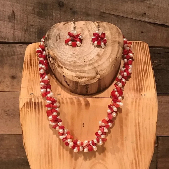 Fresh water pearl and coral necklace set - Picture 1 of 2